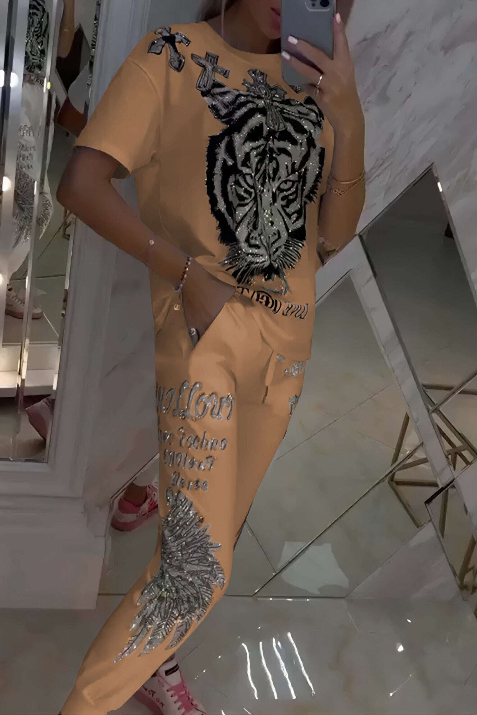 Dámský dvoudílný set top a kalhoty se vzorem Hot Diamond